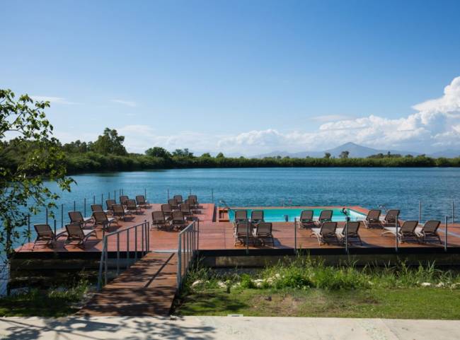 Шезлонг-лежак пластиковый Atlantico тортора, агава 1720-2040х700х350 мм Шезлонг-лежак пластиковый Atlantico тортора, агава 1720-2040х700х350 мм