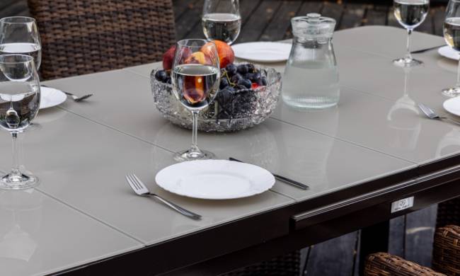 LUDWIG + FIONA обеденный комплект коричневого цвета LUDWIG + FIONA обеденный комплект коричневого цвета