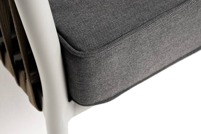 "Касабланка" диван 3-местный плетеный из роупа, каркас алюминий светло-серый (RAL7035) муар, роуп серо-коричневый 23мм, ткань серая 017