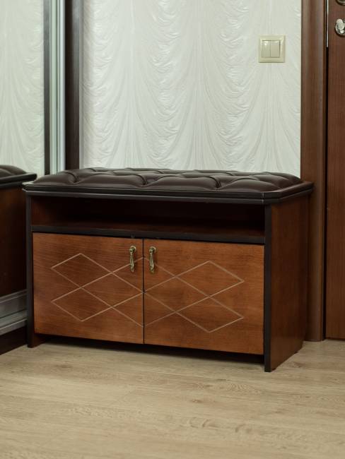 Банкетка Патриция 2 орех, к/з Ева 1, каретная стяжка Л Банкетка Патриция 2 орех, к/з Ева 1, каретная стяжка Л